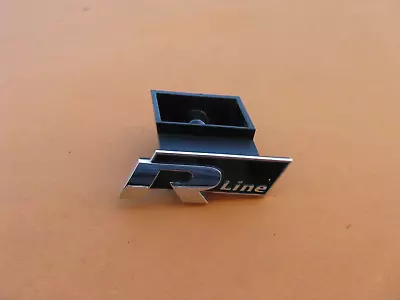 20 21 22 Vw Passat R Line Front Grille Emblem Logo Badge Sign Symbol Used A40134 • $38