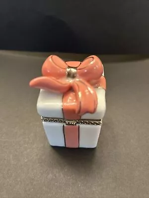 Mary Kay Cosmetic Pink & White Bow Hinged Trinket Box Small • $14.50