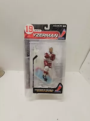 2000 McFarlane Hockey Series 1 #60 Steve Yzerman Action Figure • $40
