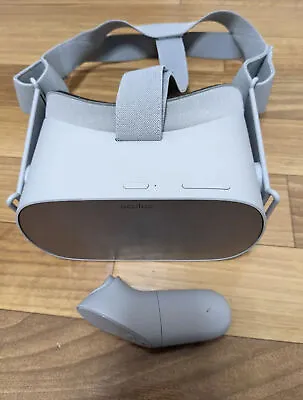 Oculus Go 64GB Standalone Virtual Reality Headset Main Unit And Controller Set • £141.38