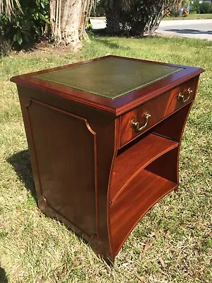 Rare Scully & Scully Of N.Y.  Heavy Wood Leather Top Hideaway Computer Desk. • $249