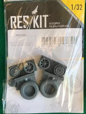 1/32 RESKIT RS-32-0230; Grumman TBM-3 LAND BASED AVENGER WHEEL SET • $9.68