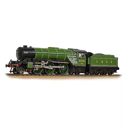 Bachmann 35-200 LNER V2 4791 LNER Lined Green • £195.46