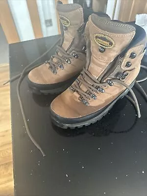 Meindl Bhutan Walking Boots Size 5 • £70