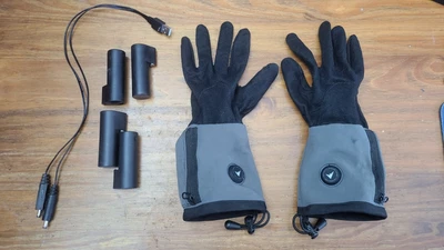 $60 • Buy FNDN Heated Thermal Glove Liners With 4 Batteries And Charging Cable Sz S/M