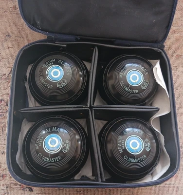 £39.99 • Buy 4 × ALMARK Clubmaster Size 1 Medium Lawn Bowls With Carry Bag