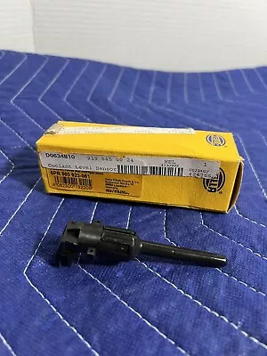 NOS Hella Mercedes R129 W202 Engine Coolant Level Sensor 005923061 / 2105450024 • $24.99