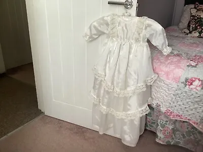 £10 • Buy Vintage Pretty Baby's White With Cream Lace Detail Christening Gown Age 6 Months