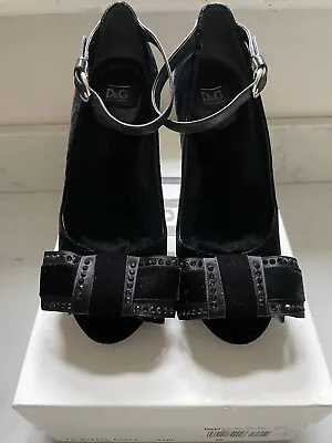 £150 • Buy Dolce And Gabbana Black Velvet Court Party Shoes