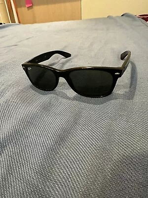 FREE CASE!! Ray-Ban Rb2132 Wayfarer Sunglasses • $50