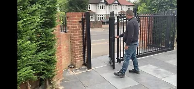 £1 • Buy AUTOMATIC ELECTRIC  SLIDING GATES-the Price Is For Making An Offer