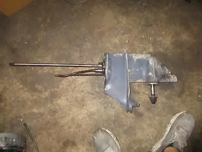 Evinrude 25hp 2 Stroke Outboard 15  Shaft Lower Unit • $150