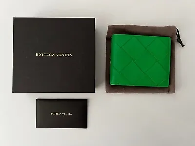Bottega Veneta Green Intrecciato Large Woven Leather Bifold Wallet *NEW IN BOX* • $599