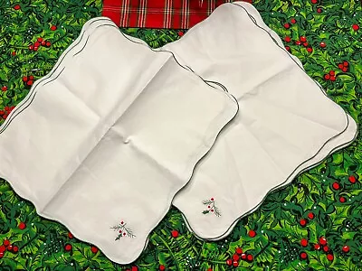 Set Of 8 Vtg Christmas Cloth Napkins W/ Embroidered Berries & Leaves • $30