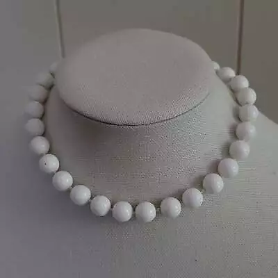 Vintage Single Strand White Bead Necklace • $9