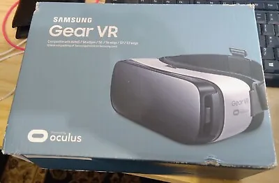 Samsung Gear VR Oculus SM-322 Virtual Reality Headset - White  • $30