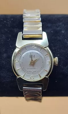 Vintage HERLIN Antimagnetic Swiss Made Gold Tone Women's Wind Watch *WORKING*⌚️ • $20