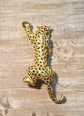 Vintage Goldtone Black Cheetah Leopard Panther Cat Shoulder Brooch Pin Signed • $18.99