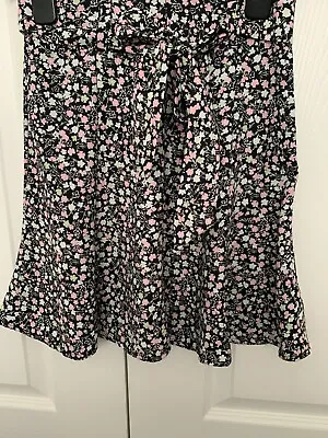 £5 • Buy Divided H&M Skirt Black Floral  EUR 32 (UK4)