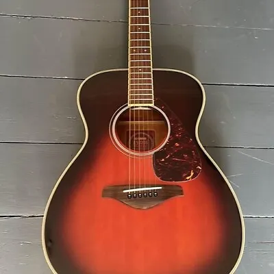 Yamaha FS720 Acoustic Guitar In Tobacco Sunburst • £150