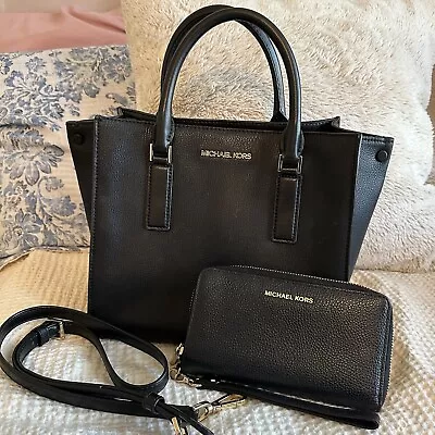 Michael Kors Black Purse And Wallet Set • $125