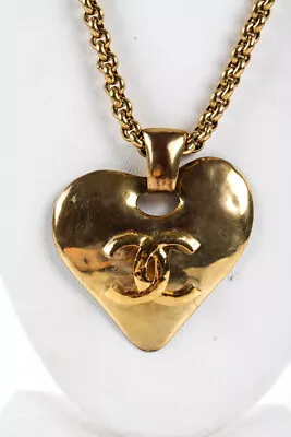 Chanel Womens Gold Tone CC Large Heart Pendant Chain Necklace • $499