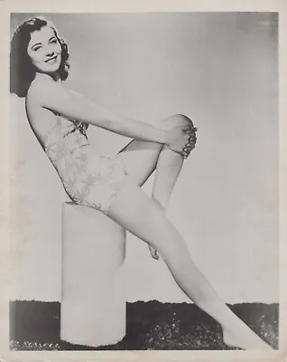 Gail Russell (1948) 🎬⭐ Original Vintage - Leggy Cheesecake Swimsuit Photo K 322 • £115.81