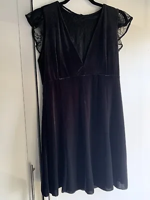 £10 • Buy Zara Medium Velvet And Lace Black Dress