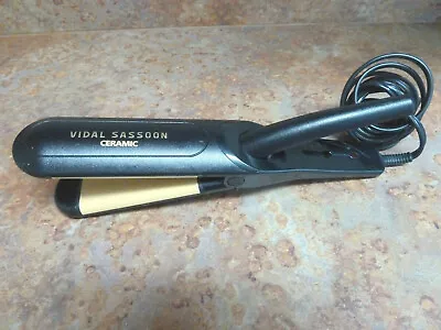 Vidal Sassoon VS195 2  Ceramic Hair Straightener Flat Iron • $24.95