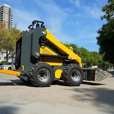 FREE SHIPPING Mini Skid Steer Wheel Loader 23.5 Hp Gas  Briggs & Stratton Eng • $7950