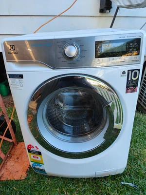 $499 • Buy Electrolux EWF14933 9kg Front Load Washing Machine UltimateCare System