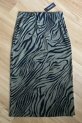 Ladies Boohoo Knee Length Green Black Thin Zebra Print Skirt Size 10 NWT • £5