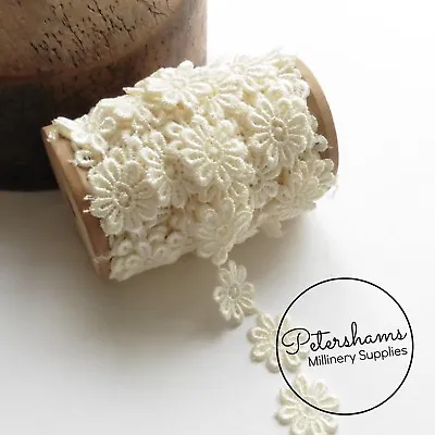 Guipure Lace Daisy Flower Embroidered Trim - Ivory Black Or White - 1m • £2