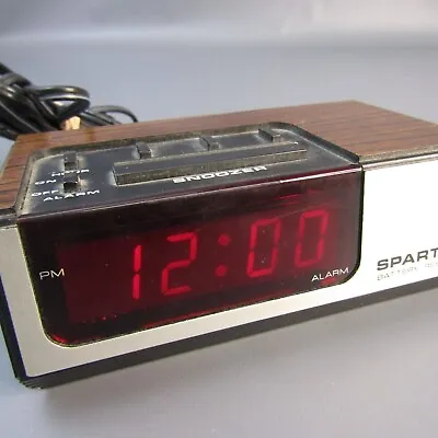 Vintage Spartus Digital Alarm Clock Radio Model 1106 Wood Grain Mini 3  X 5  • $9.99