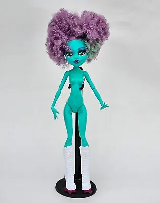 Freak Du Chic Monster High Dolls Circus Rochelle Goyle  Honey Swamp VERY RARE • $82