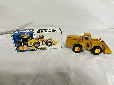 Clark Michigan 175C  Loader 1/50 Scale Conrad #2885  • $150