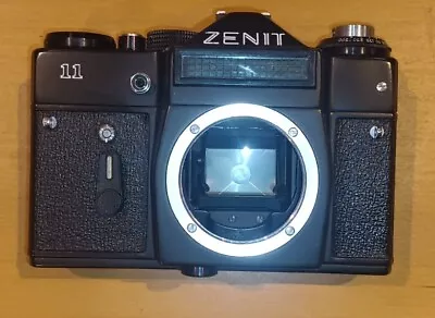 Excellent Vintage Zenit 11 35mm SLR M42 Camera & Case • $35