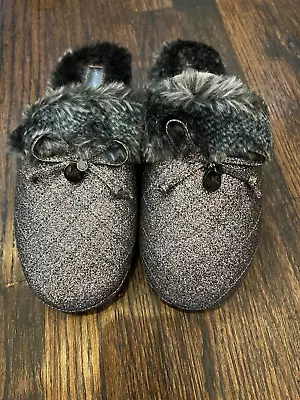 NEW Women's Shoes Michael Kors MK Carter Pewter Glitter Faux Fur Slippers Sz 9M • $59.95