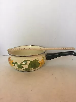 Villaroy Boch Geranium 7” Saucepan • $26.50