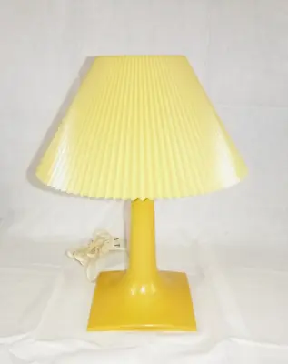 Vtg 70s MOD Plastic Lamp Harvest GOld W/ Plastic Pleated SHade Gilbert Softlite? • $72