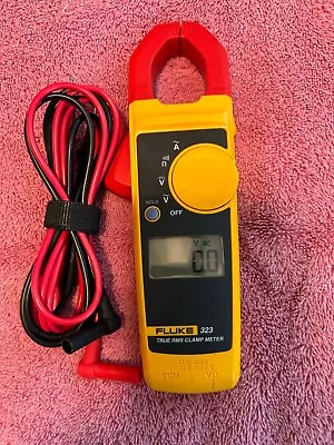 Fluke Multimeter Voltmeter & Ohm 323 True RMS Clamp On • $49