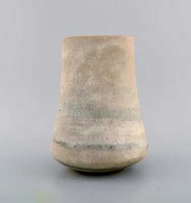 Lucie Rie Austrian-born British Ceramist. Large Modernist Vase In Stoneware. • $13340