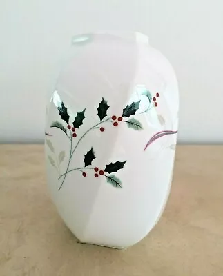 Vintage Mikasa Christopher Stuart Holiday Splendor Y1025 Bone China Vase Holly • $14.99