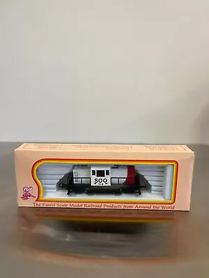 HO AHM Soo Line Center Cab Switcher 714 Diesel Locomotive Mehano • £35.49