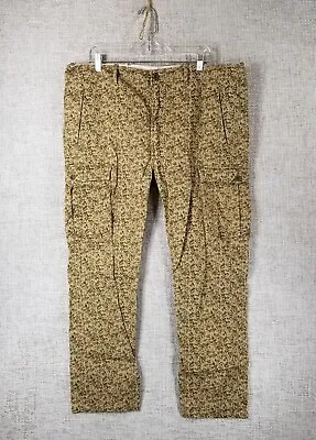 Levi's Slim Straight Desert Camo Cargo Pants Men's 38x30 (actual 40x28) Cotton • $16