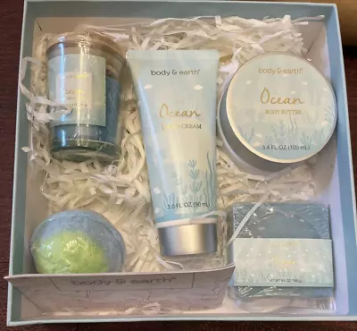 Womens Body & Earth Spa Bath & Body 5 Piece Gift Set Ocean Scented -Box Dented • $20