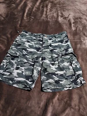 LL Bean Mens Camo Cargo Shorts Green Camo Size 34W Natural Fit • $27