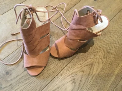 £3.99 • Buy Missguided Peach Coloured Backless High Heeled Lace Up Shoes Size 39