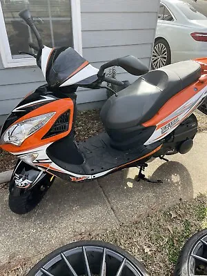 Scooters Mopeds Gas 150cc • $1800