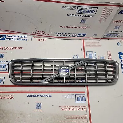 ✅04-06 Volvo S80 Front Bumper Radiator Grille Grill W/ Emblem Oem 8659947 • $42.70